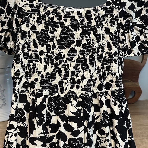 August Sky Black White Floral Maxi Dress Puff Sleeve Bohemian Prairie Milkmaid M - Picture 3 of 9